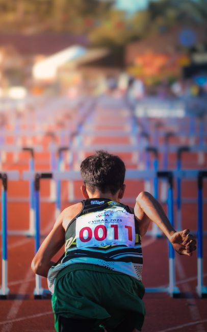 来到硬地状态回暖！郑钦文横扫马内罗晋级0雅典站第二轮！